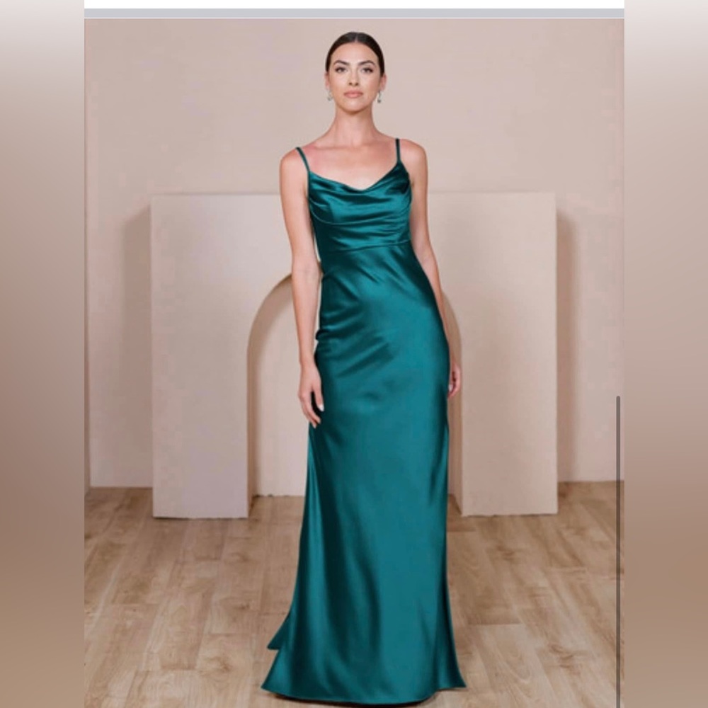 Revelry Sky- Classic Emerald, street size 12